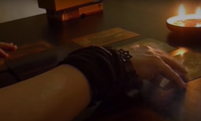 Karty Tarota/YouTube @Straszne Historie na faktach