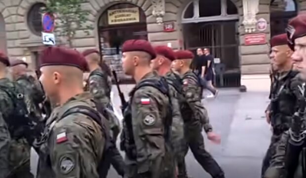 Żołnierze/YouTube @ Łódzki Urząd Wojewódzki Łódź