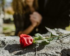 Z życia wzięte. "Byłam pewna, że znam męża jak własną kieszeń": Po jego odejściu odkryłam, że całe życie grał przede mną świętego