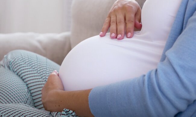 Ciężarna, poród, ciąża screen YouTube