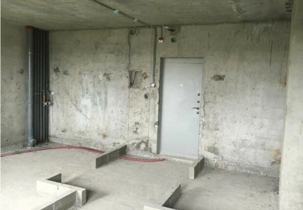 Mężczyzna z „betonowego pudła” o powierzchni 32 m² zmienił mieszkanie w euro-mieszkanie o nietypowym układzie