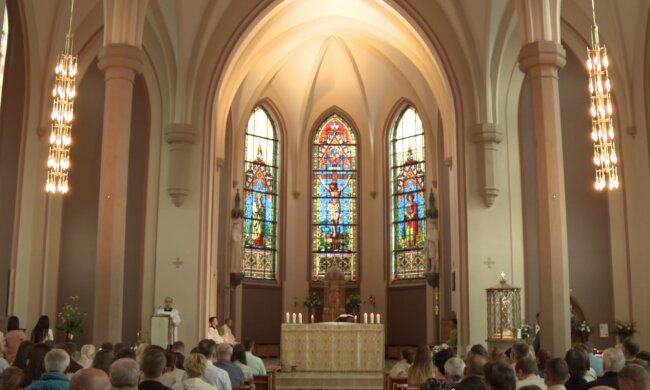 kościół. Screen: YouTube