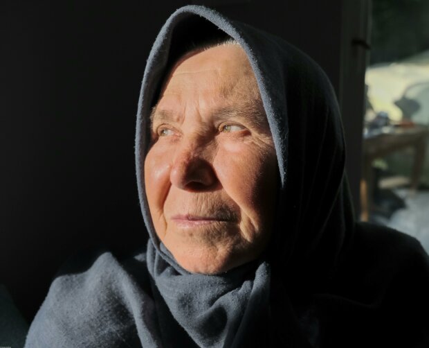 starsza Pani @pexels