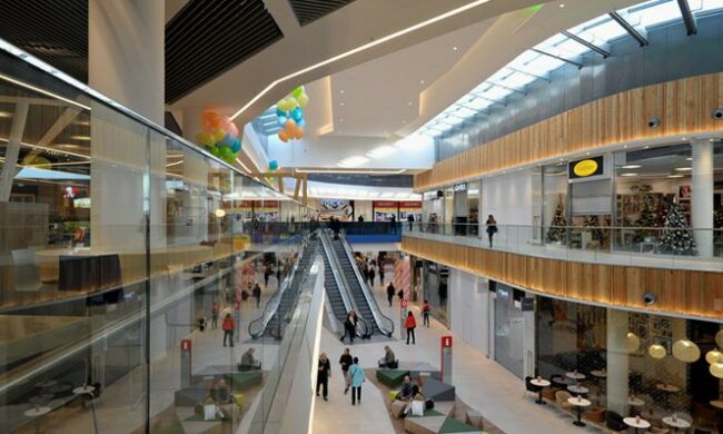 Galeria handlowa/ https://www.muratorplus.pl/