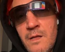 Michał Wiśniewski próbował nagrać ważny przekaz swoim fanom na Instagramie. W tle jednak miał konkurencję