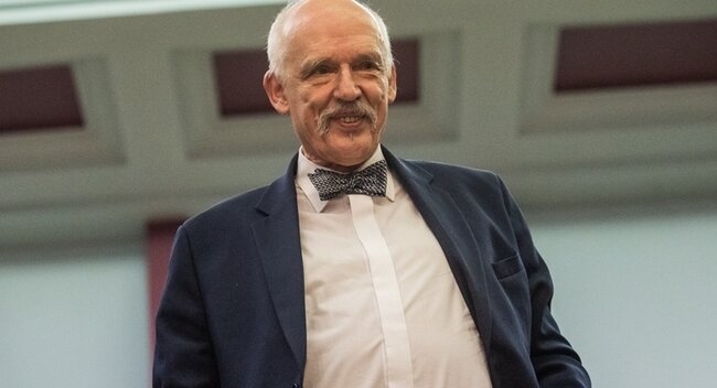 Stare zdjęcie Janusza Korwina-Mikke podbija sieć. Przypomina kultową postać