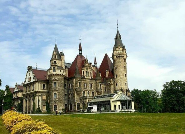 Zamek w Mosznej fot. Instagram