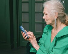 Z życia wzięte. "Teściowa wciąż uważa, że pensja mojego męża należy do niej": Nie odpuści, bo chodzi jej o kontrolę