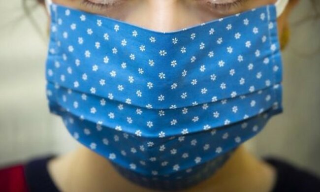 Maseczkowy skandal w jednym z polskich miast. Tylko tam zrobisz zakupy z odkrytą twarzą. Co na to sanepid