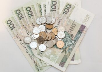 Nawet 2 tys. zł za wychowanie dzieci. Wielu rodziców wciąż nie korzysta z tego świadczenia