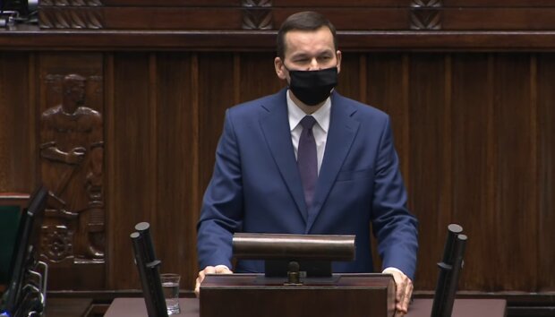 Premier Mateusz Morawiecki zdradza przepis na walkę z epidemią. Odniósł się również do kwestii zamknięcia cmentarzy