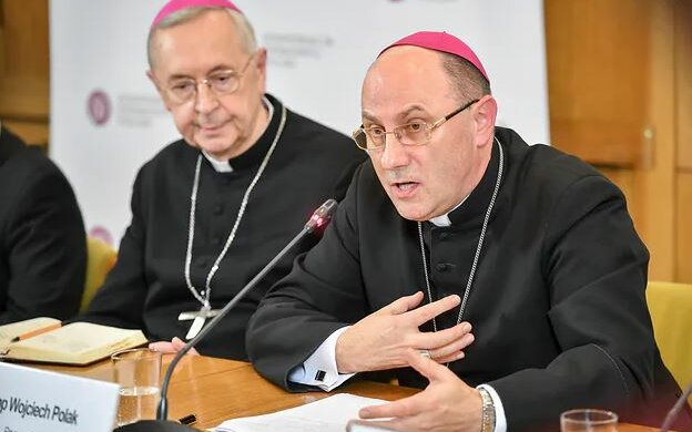 Prymas Polski, abp Wojciech Polak,  apeluje do wiernych. Screen: wp.pl