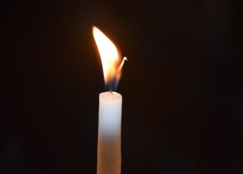 Płonąca świeca/Pixabay