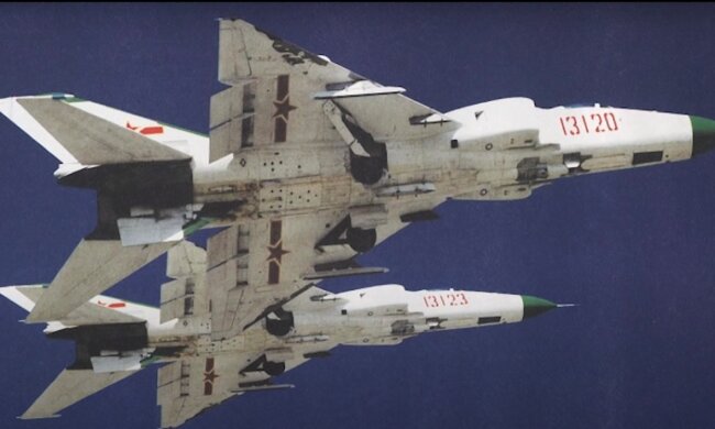 Chińskie samoloty bojowe/YouTube @Gdzie zaczyna się wojsko