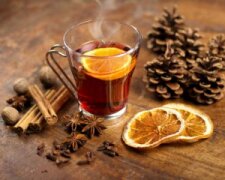 Trzy najlepsze przepisy na rozgrzewające jesienno-zimowe herbatki
