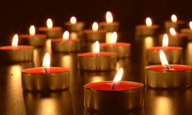 Płonące świece/YouTube @ Virtual Fireplace
