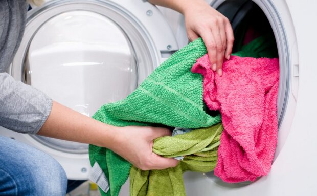 Ten błąd popełnia wielu z nas podczas suszenia prania. Naukowcy ostrzegają, że może kosztować zdrowie