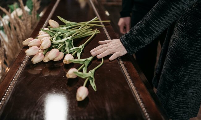 Z życia wzięte. "Czekaliśmy na spadek po ojcu, a on oddał wszystko obcej kobiecie": Dopiero po jego śmierci odkryliśmy, jakie podwójne życie prowadził
