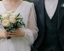 Z życia wzięte. "Na ślubie własnego syna nie było dla mnie miejsca": Teraz oczekuje, że otworzę przed nim drzwi swojego mieszkania