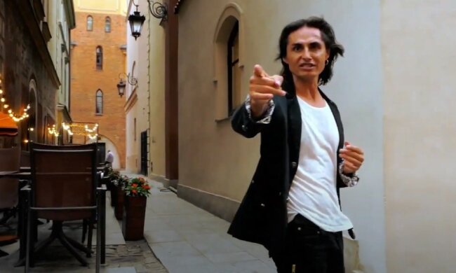 Ivan Komarenko nie odpuszcza. Ostro apeluje do Łukasza Szumowskiego słowami najnowszej piosenki "Mity i kity"