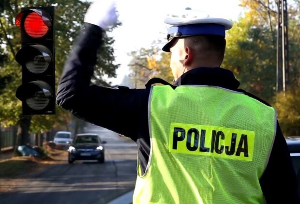 Godzina policyjna/screen Youtube @Polska Policja