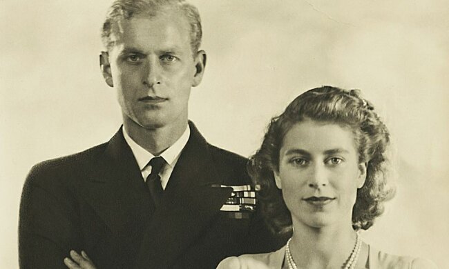 Prawdziwe oblicze księcia Filipa. Jak amant bez pochodzenia i wykształcenia został mężem królowej Elżbiety