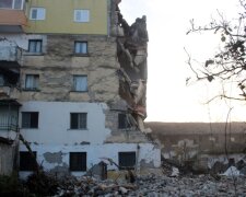 W Albanii doszło do największego od trzydziestu lat trzęsienia ziemi. Służby ratownicze próbują oszukać przeznaczenie i ocalić leżących pod gruzami