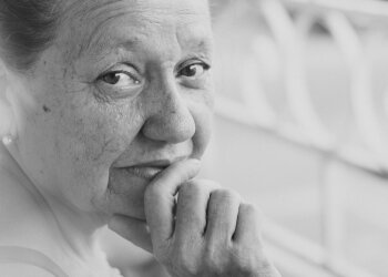 Wysyłałam dzieciom pieniądze z Niemiec i odkładałam własny powrót. Na siedemdziesiąte urodziny dostałam od nich ofertę domu opieki