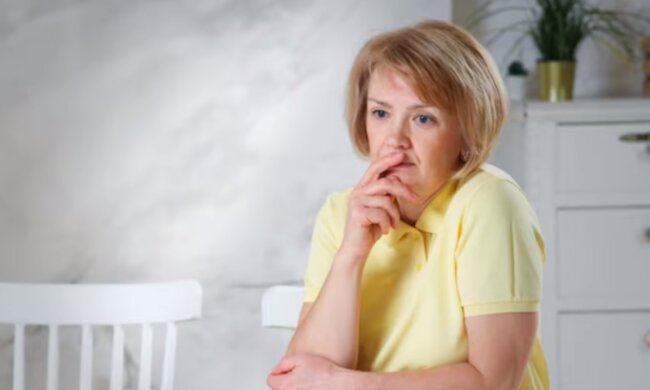 Kobieta/YouTube @Ploteczki