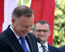 Andrzej Duda opowiedział dowcip w trakcie oficjalnej uroczystości. To nagranie bije rekordy w internecie!