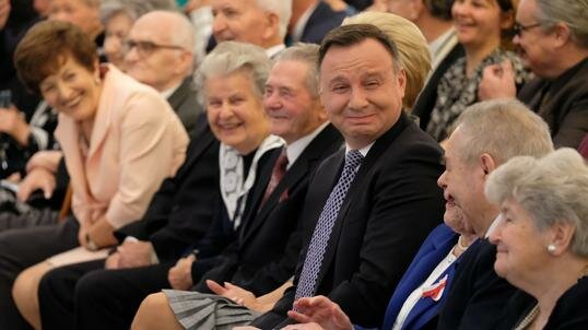 Andrzej Duda pracuje nad projektem obniżenia wieku emerytalnego. Przejście na emeryturę w wieku 53 lat będzie jednym z jego postulatów wyborczych