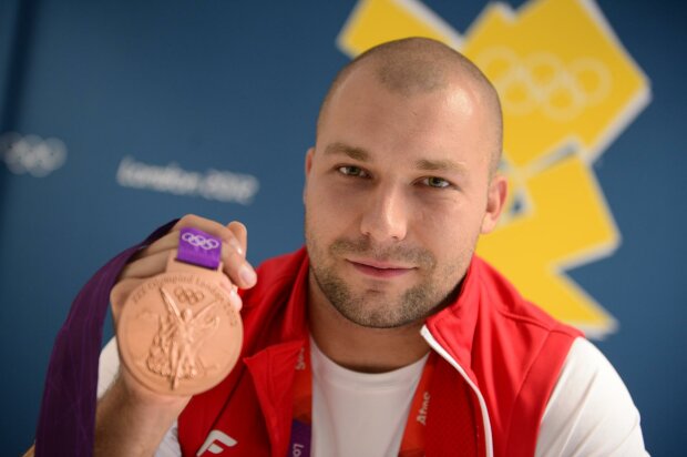 Znakomite wieści! Polski sztangista ze srebrem olimpijskim! Dostał ten medal po siedmiu latach