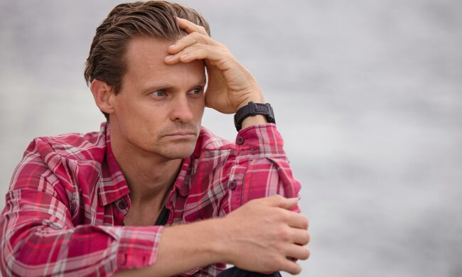 Z życia wzięte. "Mąż wrócił po 9 latach pracy za granicą": Zamiast radości mam w domu jego brudne koszule i śmierdzące skarpety wszędzie