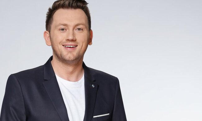 Fala hejtu spłynęła na Adama Gizę, gospodarza programu "Koronawirus Poradnik". Dziennikarz publikuje ważny apel