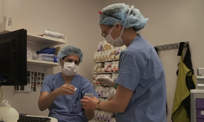 Naukowcy. Źródło: youtube.com