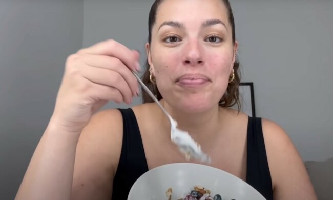 źródło: YouTube/Ashley Graham