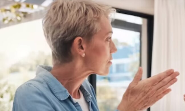 Kobieta/YouTube @Ploteczki