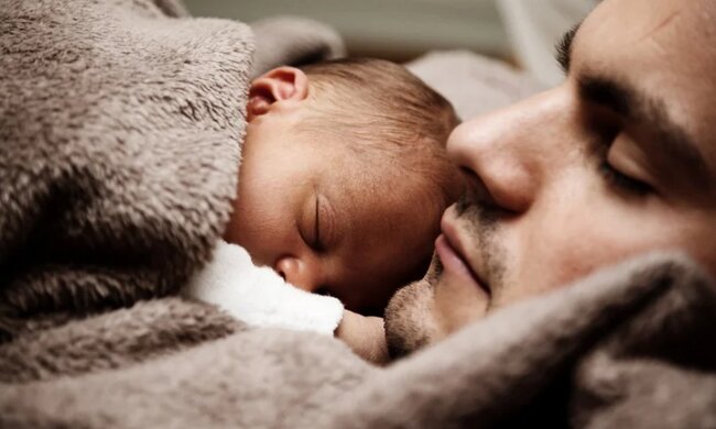 Tata pochwalił się zdjęciem z córeczką. Nie wiedział, że niewinne zdjęcie zobaczone przez obcą osobę uratuje jego dziecko