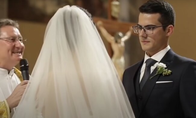 pan młody sprawił ukochanej niespodziankę, scree Youtube