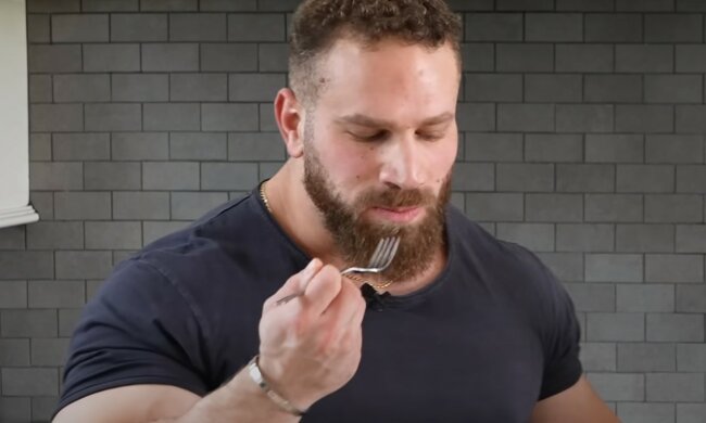 źródło: YouTube/Joshua Weissman