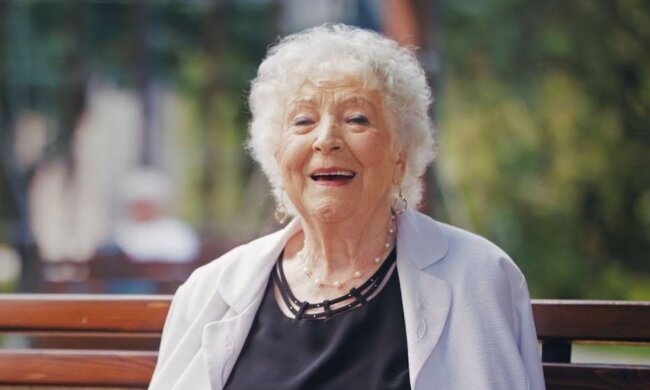 Babcia/Youtube @Splash Media