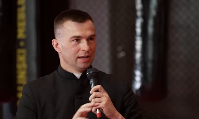 Ksiądz Sebastian Picur/YouTube @Faceci w Czerni