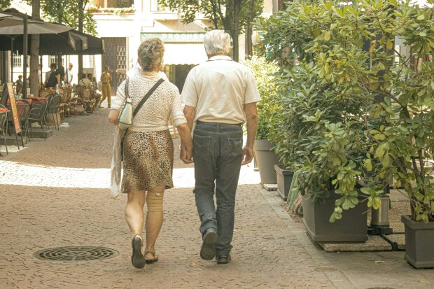 starsza para @pexels