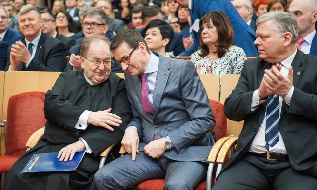 Ojciec Rydzyk pobiera miliony od państwa. Nie zgadniesz, jak to tłumaczy!