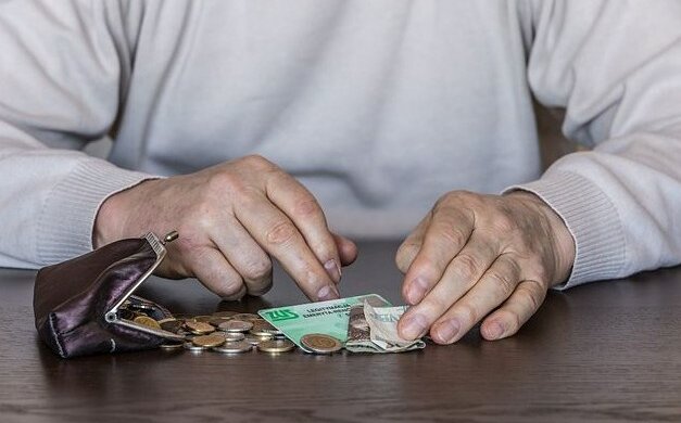 Trzynastki będą wypłacone jeszcze przed świętami. Są jednak pewne kruczki prawne