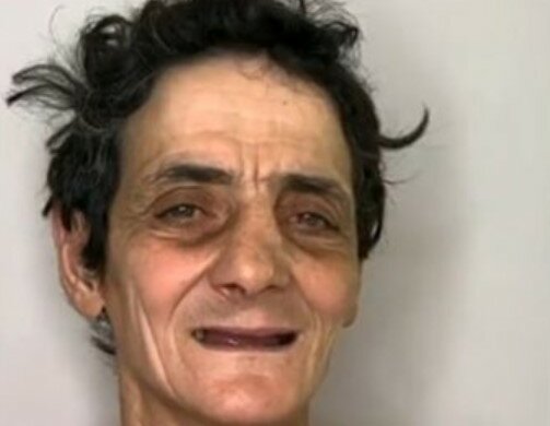 Bezdomną kobietę styliści zmienili w atrakcyjną kobietę. Ta metamorfoza powala