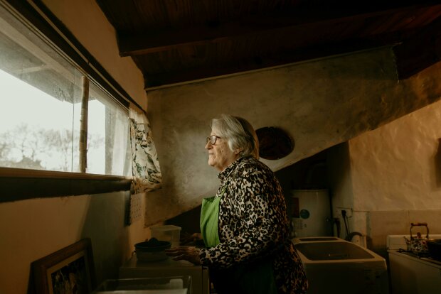 Z życia wzięte. "Moja córka zrujnowała mi życie": Przez jej szantaż zostałam bez domu i wylądowałam na ulicy