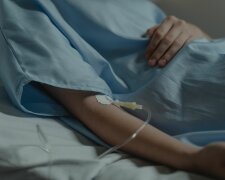 Nie chciał pożegnać ciężko chorej żony, choć namawiano go, by się poddał. Miesiącami śpiewał i tańczył przy jej łóżku, aż nastąpił przełom