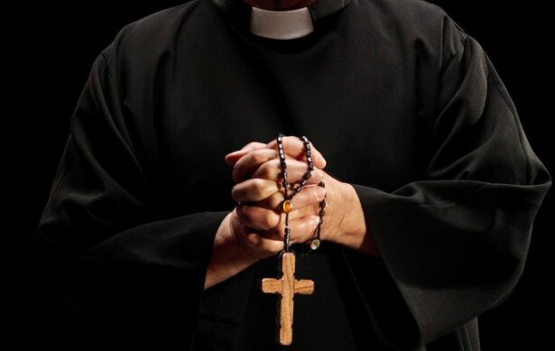 Ile zarabiają duchowni? / rnz.co.nz