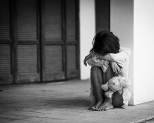 Z życia wzięte. "Matka kazała mi żebrać na ulicy, jakbym była jej skarbonką": Potem oddała mnie obcym, jak niechciany przedmiot